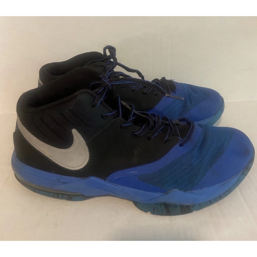 Nike Men's Air Max Emergent Black and Blue Basketball Shoes Size 9.5 Preowned